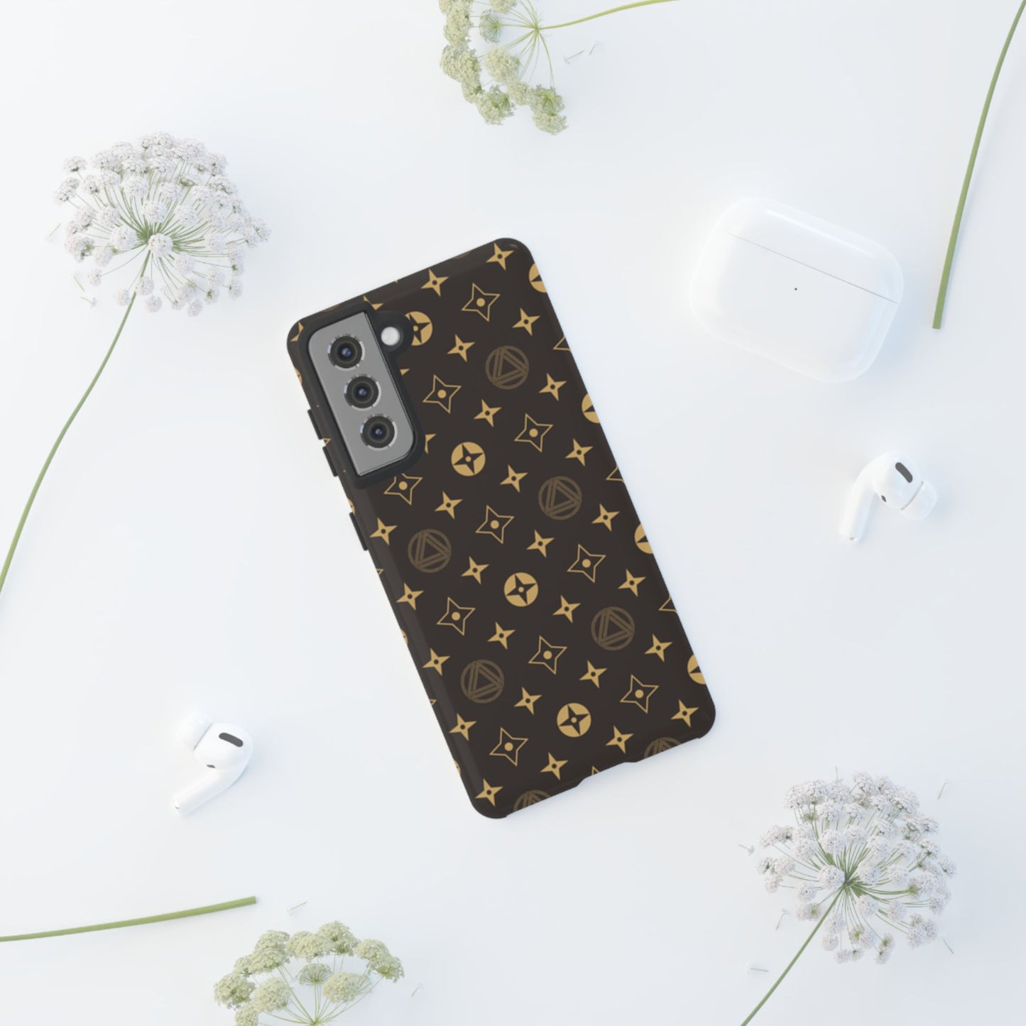 Stylish Phone Case with Abstract Gold Pattern